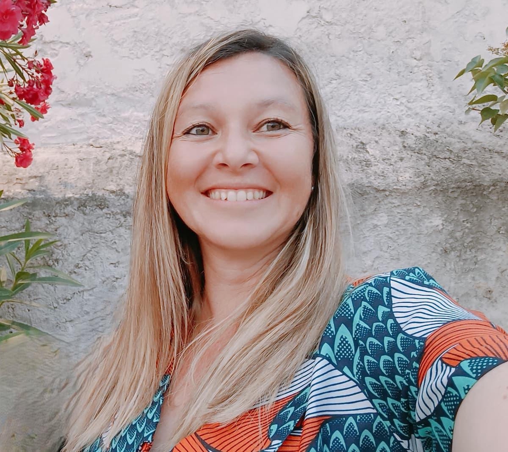 Portrait de la créatrice de By Ninette – accessoires en wax et savons naturels artisanaux