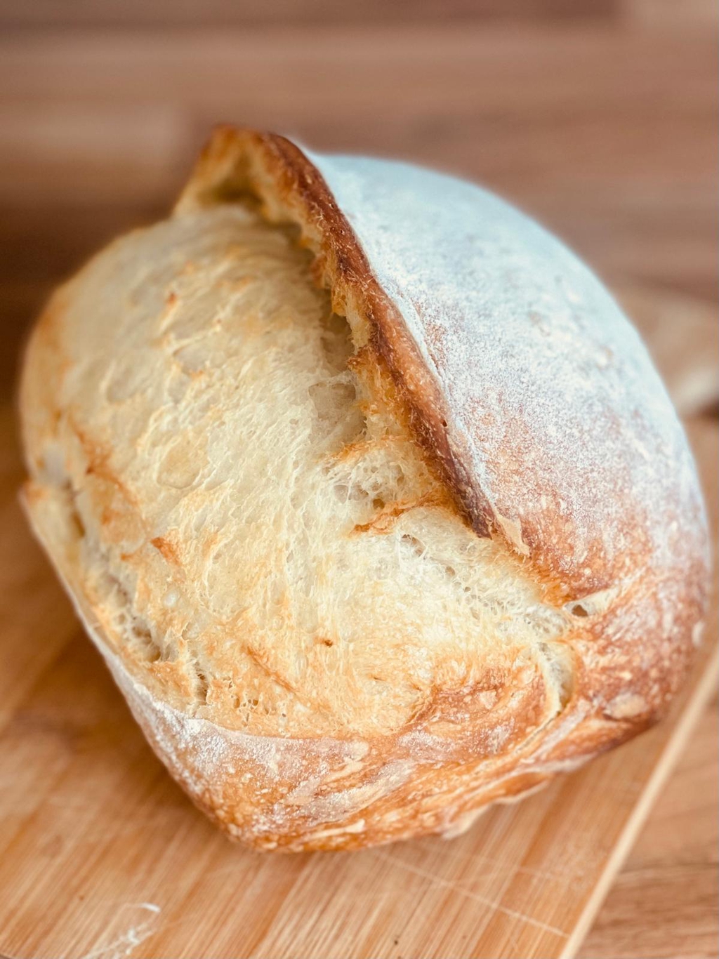 Handmade and baked on the day of delivery.  A selection of flavours baked for you 