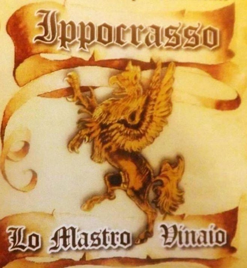 L’Ippocrasso è una delle bevande più antiche della storia poiché degustato da Greci, Etruschi e Romani ed è ancora oggi uno degli aperitivi/digestivi più apprezzati, grazie al sapore unico di erbe e spezie.