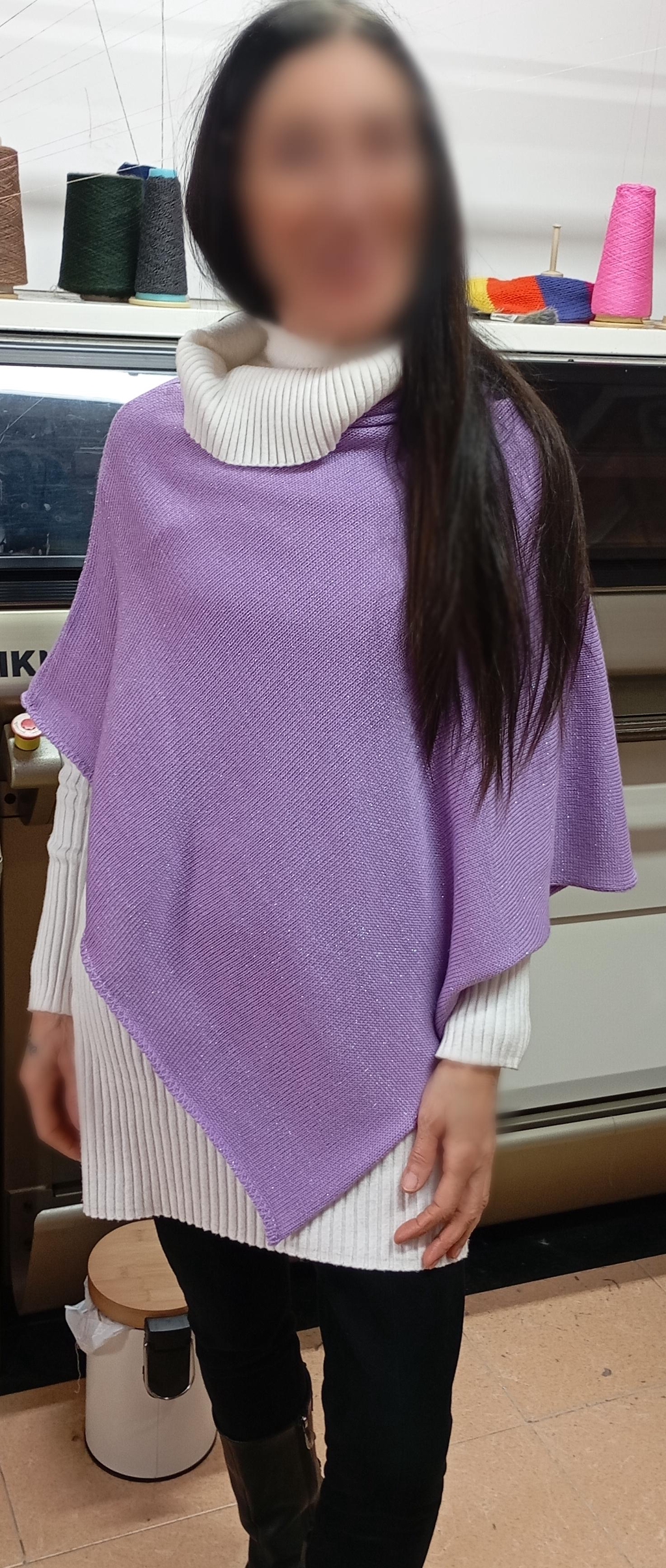 Classici poncho e mantelle fatate con effetti luce che risaltano quando ti muovi