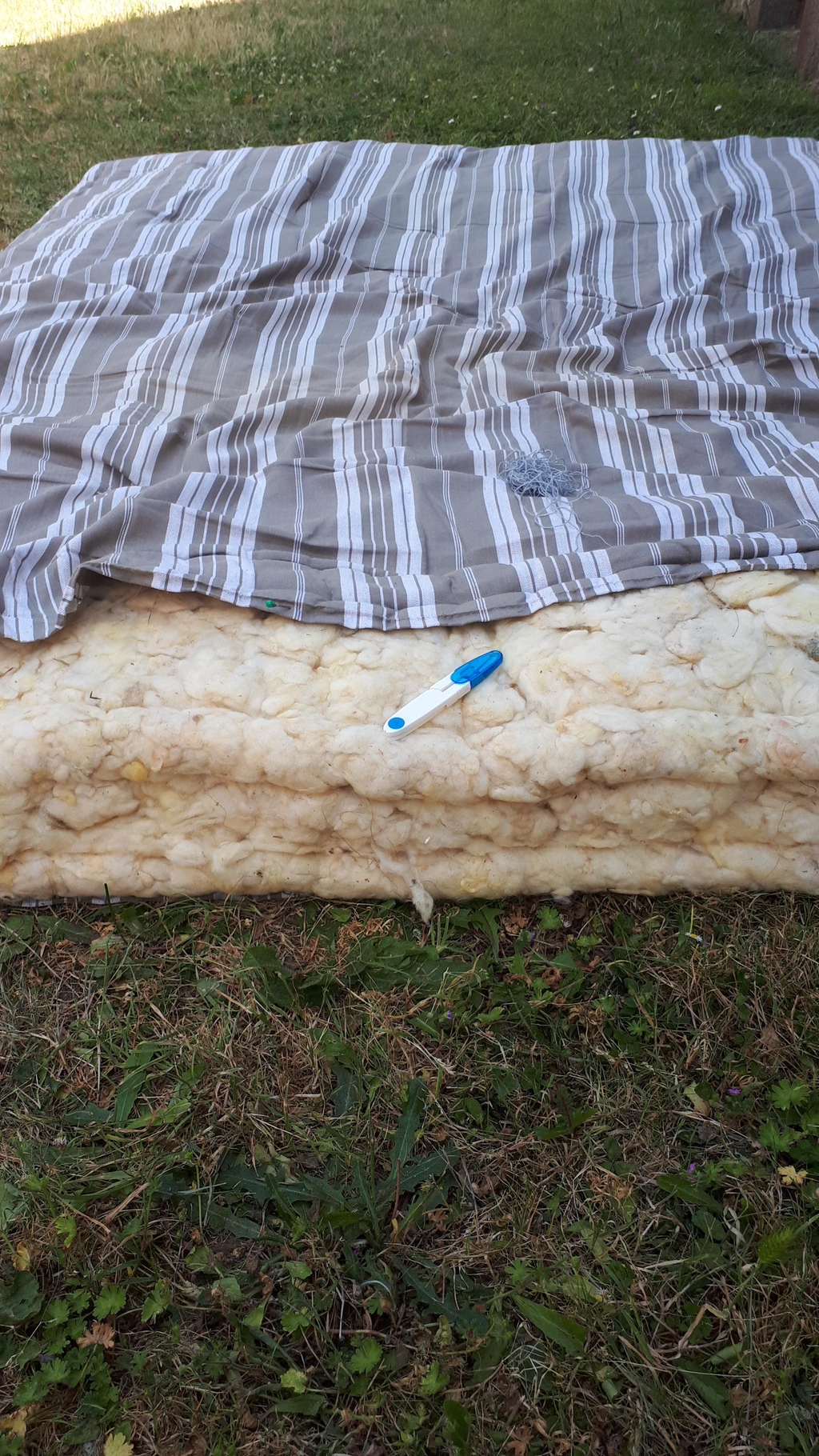 ouverture d'un matelas pour la réfection
