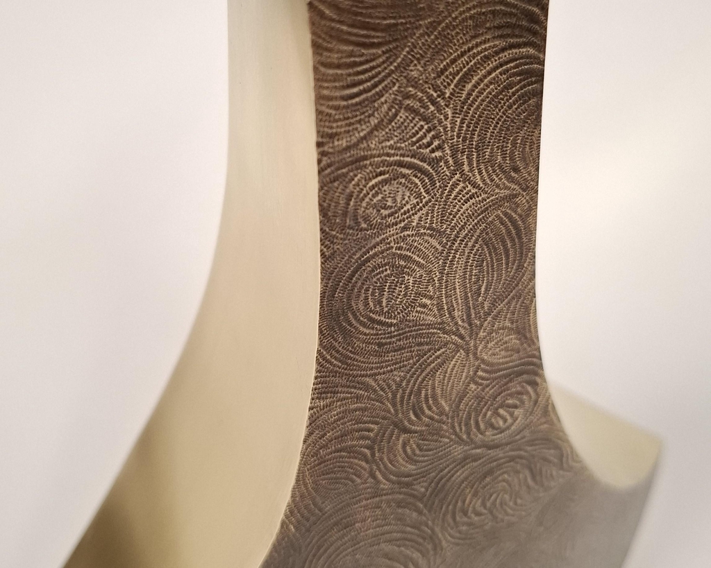 Boutique en ligne A.S. Bronze d'art - Ciselure. Objets, bijoux et sculptures en laiton et cuivre. Explorez la boutique pour acheter des pièces uniques qui vous démarquent.