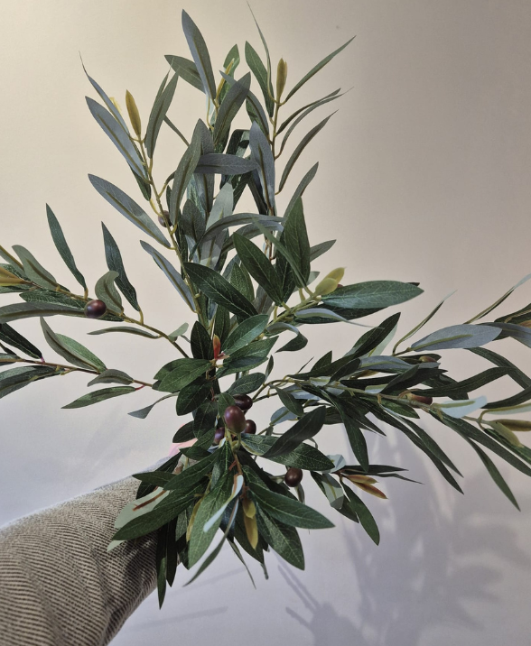 Groene zijden bloemen voor in een zijden boeket bij Sveervol wonen