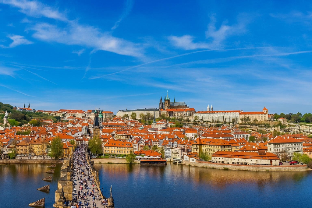 Rental and sale of apartments and other real estate in Prague.
Short-term and long-term options. Full assistance and legal support.