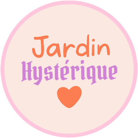Plantes d’intérieur, pots peints et déco revalorisée à Lille. Jardin Hystérique : entre goth et dopamine, pour des intérieurs vivants.