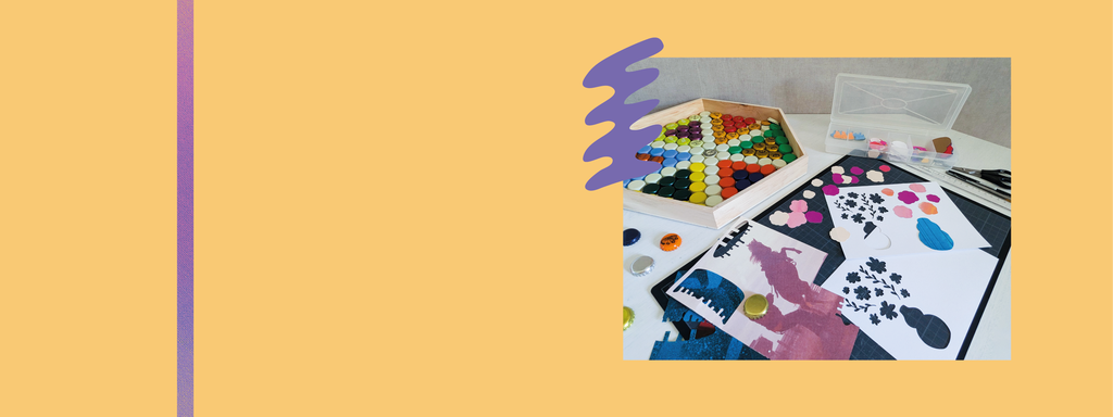Présentation de mon travail, Créa'Lee, une créatrice bretonne passionnée par l'art, l'équitation et le graphisme. J'espère vous emportez avec moi dans mon univers. artiste passionnée, parcours artistique, école d'art, design graphique, processus créatif, dessins et artisanat, illustrations, créations, fait main, activité manuelle, technique artisanale, atelier et bureau situé en Bretagne, graphiste en freelance, créer, bricoler, découper, coller, expérimenter, épanouissement, créativité, collection, objets de récup, capsules de bière, papier découpé, matériaux divers et variés, réseaux sociaux, instagram