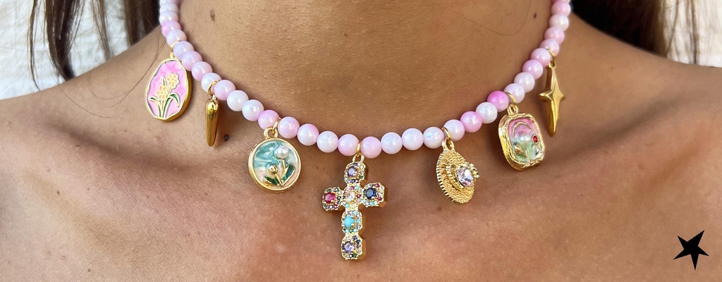 ✷ COLLECTION "SUMMER VICE" – BIJOUX ✷
Découvre mes bijoux faits main : colliers, bracelets, boucles & accessoires, tous inspirés par les vibes ensoleillées d’un été sans fin 🌴✨
Perles nacrées, breloques rétro, couleurs sucrées et finitions brillantes — chaque pièce est unique et fabriquée dans mon atelier à Lille avec soin, patience et beaucoup de love 💘
À porter tous les jours, au soleil ou sous les néons.

💖 Explore la collection sur rotkarot.com