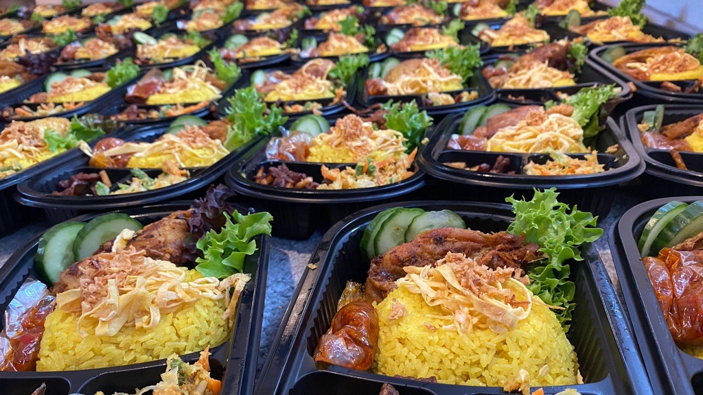 Jajanan is accepting any special order such as for Graduation, Catering, Party, and more! 