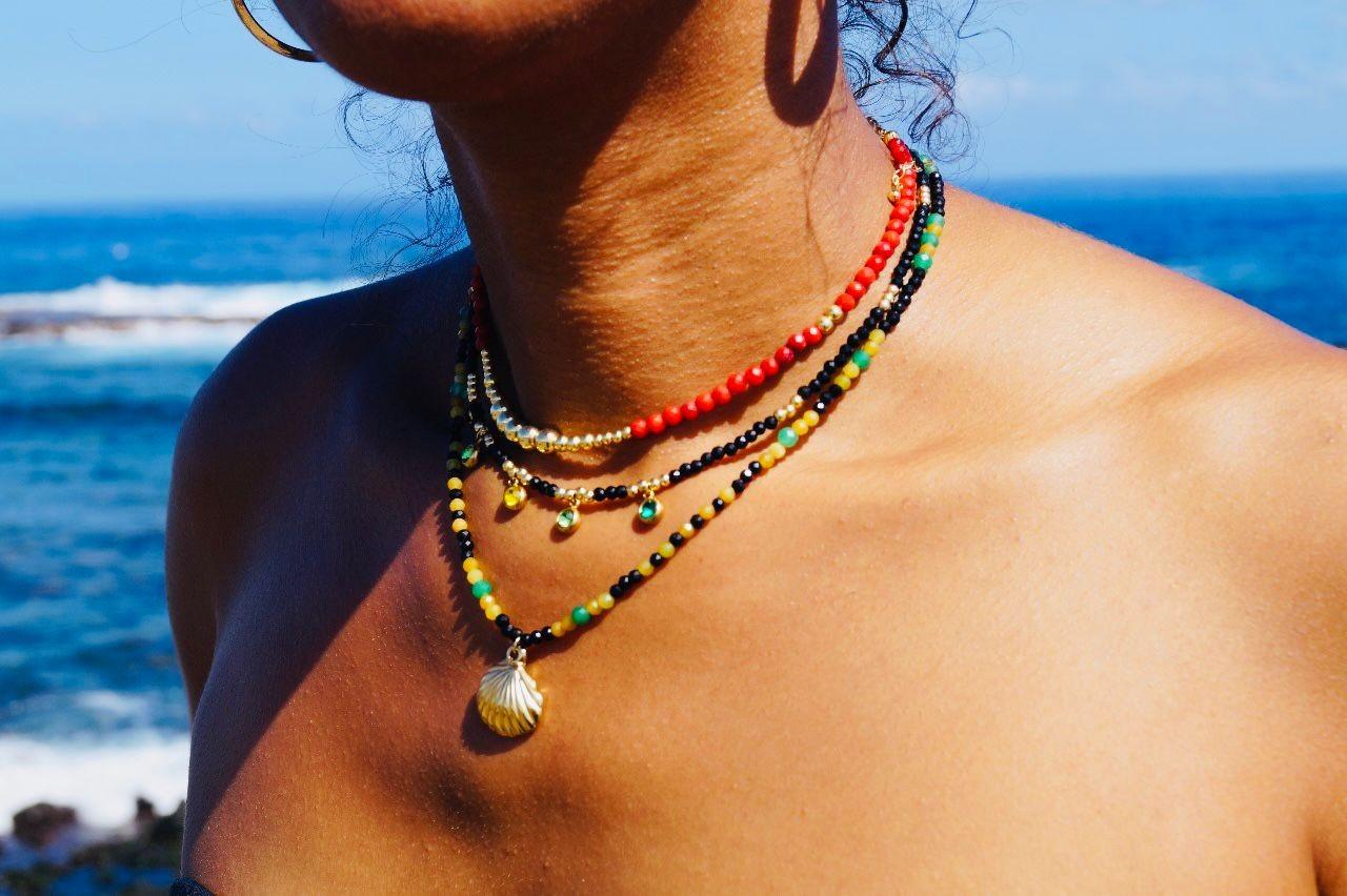 Découvrez l'univers Maria-Louisa, et ses bijoux artisanaux. Rentrez dans l'atelier de Maria-Louisa et découvrez ses inspirations, sa passion pour la création.