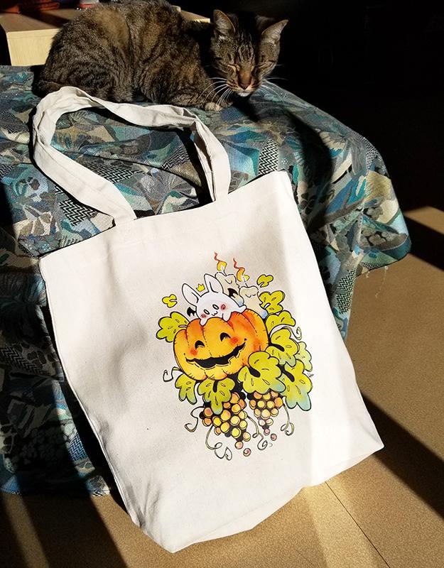 Tous les accessoires de Libou visuel d'un tote bag avec une citrouille