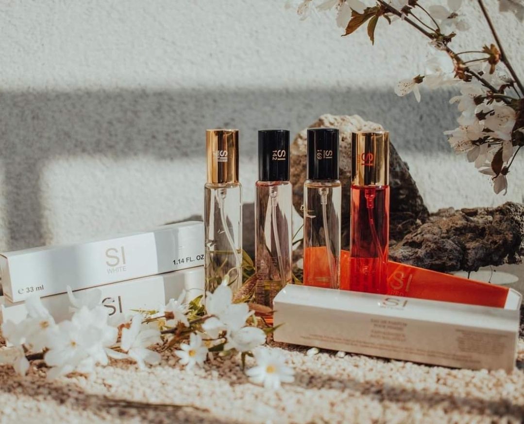 Vous trouverez vos parfums parmi plus de 100 références  a prix accessibles.