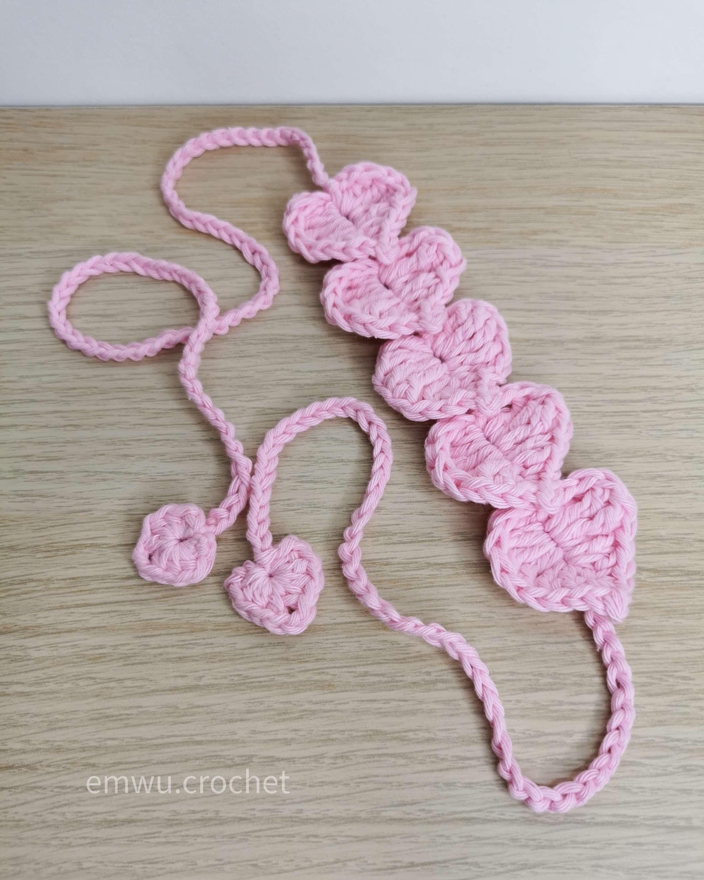 bandeau crochet coeurs rose