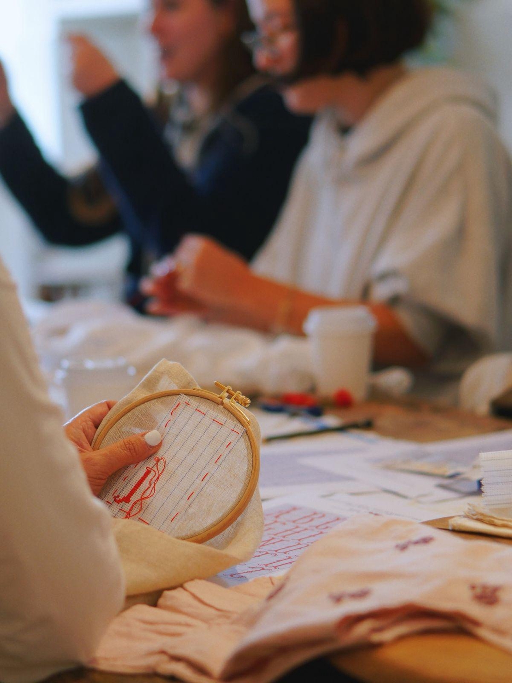 Ateliers broderie pour débutant dans le Brabant-Wallon et à Bruxelles.