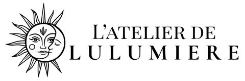 Logo de L’Atelier de Lulumière, atelier artisanal breton créant des suncatchers et décorations lumineuses pour fenêtres.