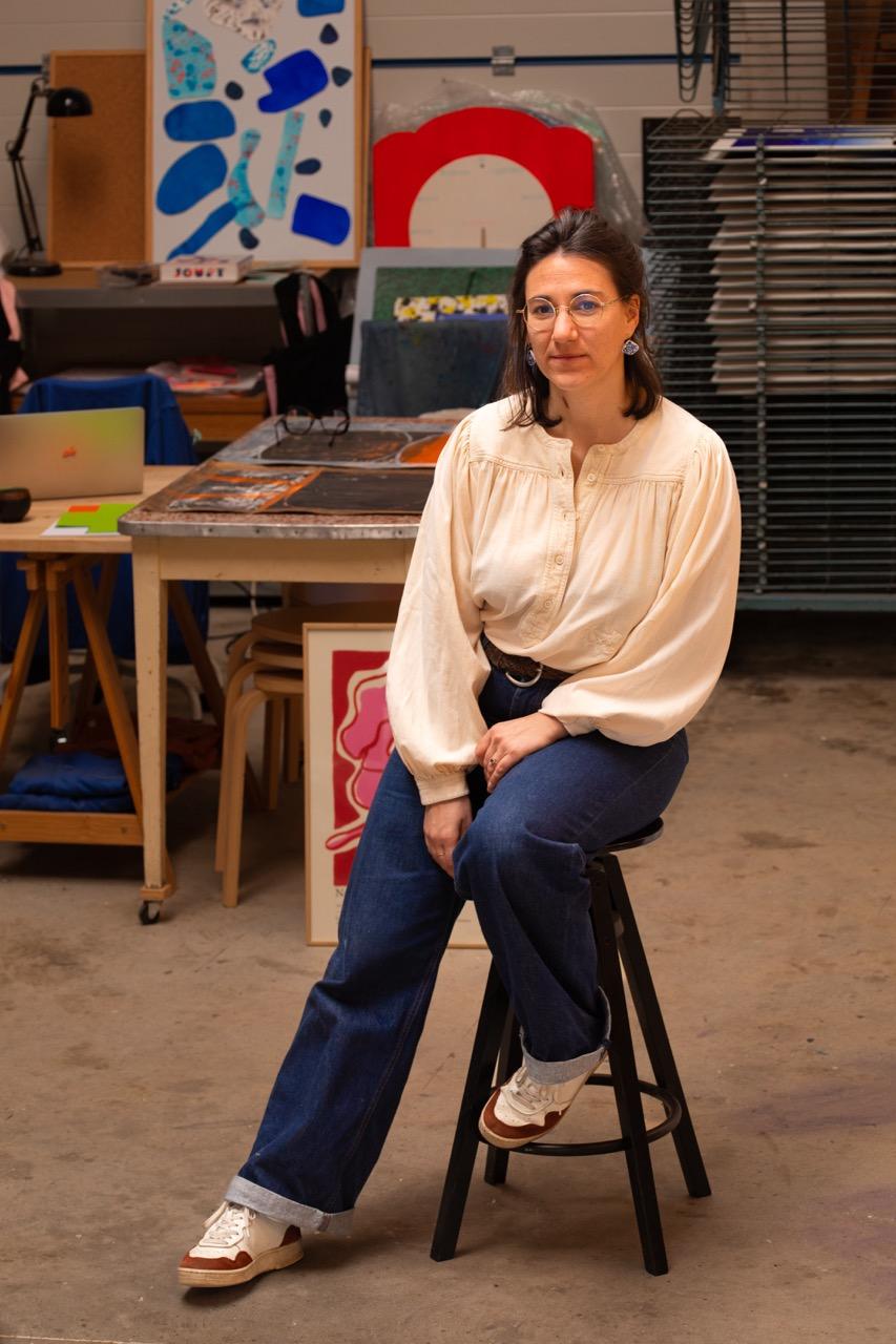 about me, qui suis-je, artiste, linogravure, impressions, femmes, surf, écologie, contemplation calme, réflexion, démarche artistique