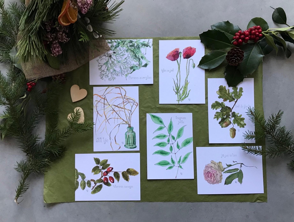 photo macro de perles de rosée sur une plante, comme des bijoux