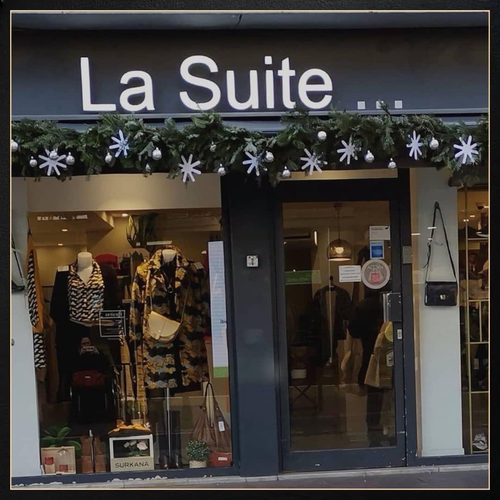 Retrouvez les bougies Trataka Candles au magasin de prêt à porter La Suite à Nanterre