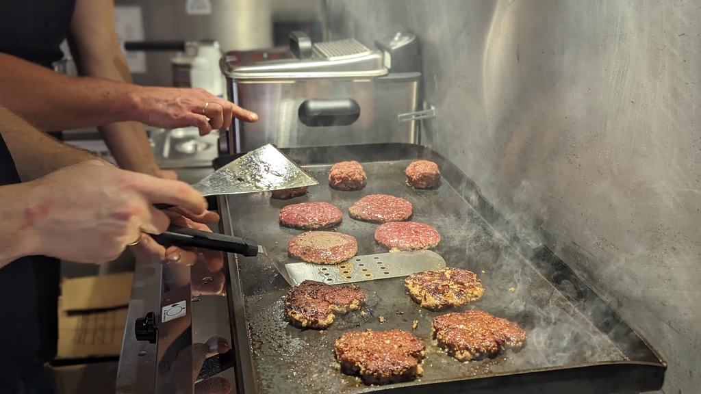 Smash burgers