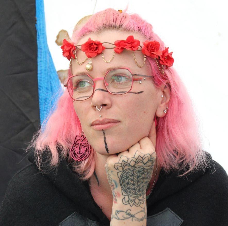 Découvrez mon univers a travers des idées cadeaux personnalisés et originaux pour homme, femme et enfants. Anniversaire, Saint-Valentin, Fête des mères, Fête des pères, Noel. Des cadeaux uniques, créés avec passion depuis plus de 12 ans.

Spécialiste de la gravure et de l'impression, je donne vie à vos idées !