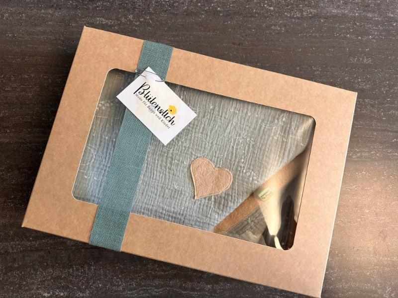 Babydecke in Geschenkkarton