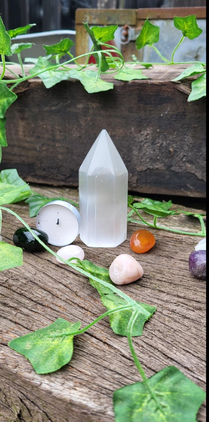 Crystals and
 crystal jewellery