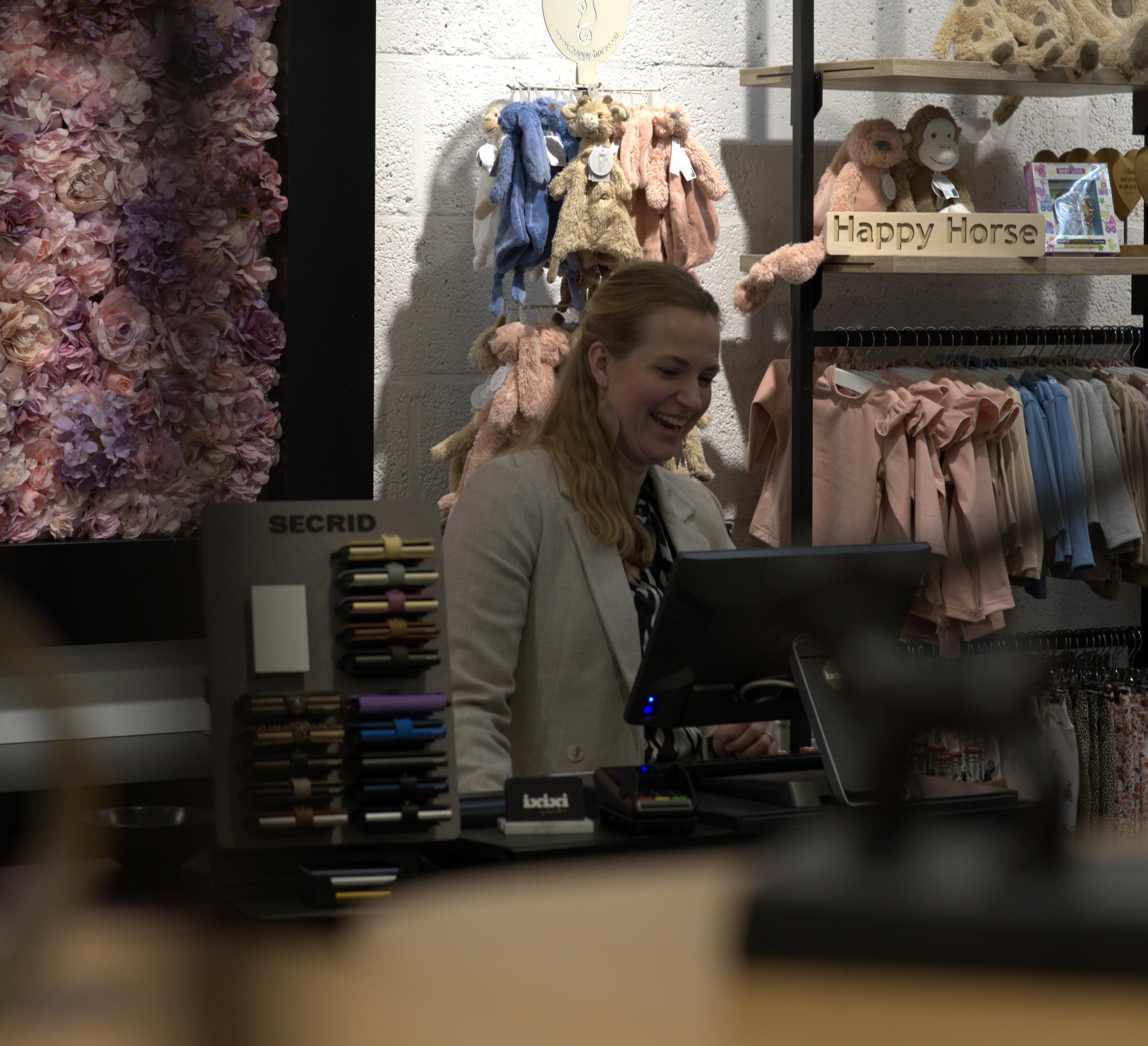 cadeautjes voor elke gelegenheid, originele cadeaus, leuke cadeautjes online kopen vrolijke cadeaus, cadeauwinkel Heerhugowaard, cadeauwinkel Middenwaard, unieke cadeautjes, cadeaus voor vrouwen, hippe cadeauwinkel, babykleding cadeau, kraamcadeau meisje/jongen, origineel kraamcadeau, newborn cadeau, schattige babykleding, gepersonaliseerd kraamcadeau, damesmode Heerhugowaard, trendy dameskleding, leuke damesmode, modewinkel Middenwaard, kleding cadeau vrouw, sinterklaascadeautjes kopen, kerstcadeautjes voor haar, kerstcadeaus origineel, moederdag cadeau ideeën, juffendag cadeau, juffencadeautje einde schooljaar, verjaardagscadeautje vrouw, cadeau voor vriendin, cadeautje voor collega, cadeau vaderdag, cadeauwinkel Heerhugowaard, leuke winkels Middenwaard, babykleding Heerhugowaard, damesmode Middenwaard, cadeauwinkel Noord-Holland, winkelcentrum Middenwaard cadeaus, waar originele cadeautjes kopen in Heerhugowaard, leuke babykleding en cadeautjes in Middenwaard, originele kerstcadeautjes voor collega’s, cadeauwinkel met damesmode en babykleding, vrolijke cadeauwinkel in Noord-Holland, IXIXI Heerhugowaard, Tams Touch, IXIXI, babykleding Heerhugowaard, kraamcadeau, middenwaard, winkelcentrum middenwaard