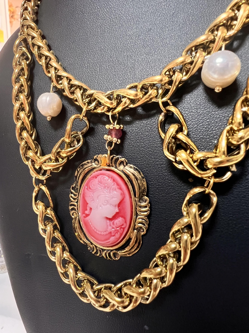 L’Atelier MémØriae – Bijoux upcyclés & créations uniques | Upcycling, transformation, perles chinées, objets oubliés & seconde vie
