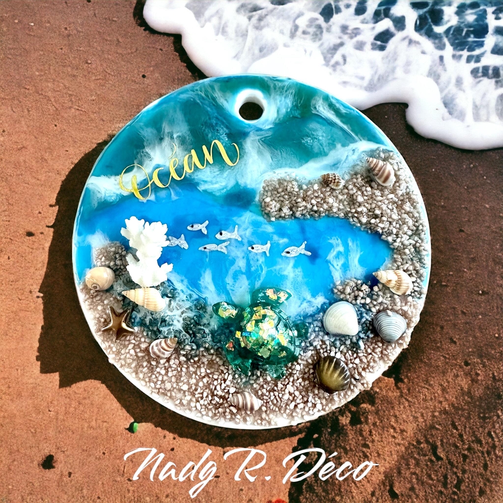 résine epoxy , argile , créations uniques
