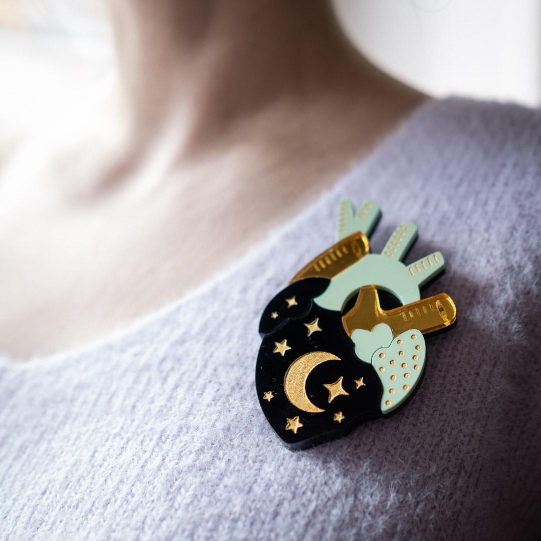 Broches & bijoux de col