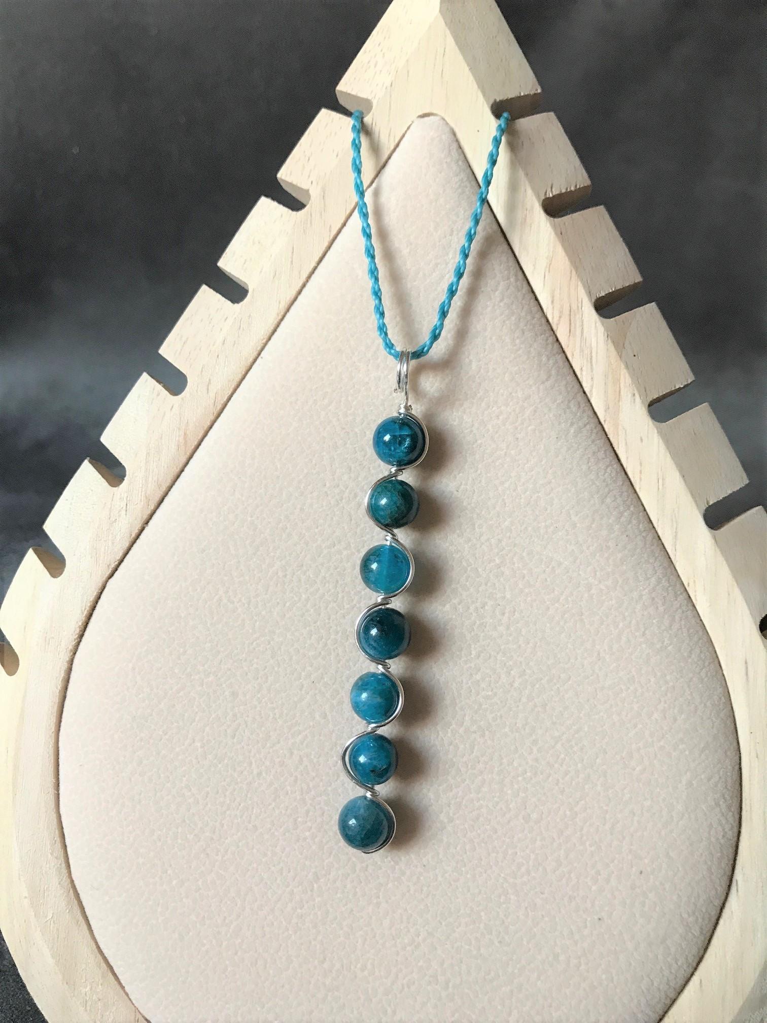 Pendentifs perlés