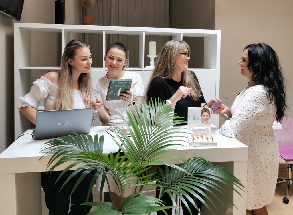 Team probiert neue Produkte 