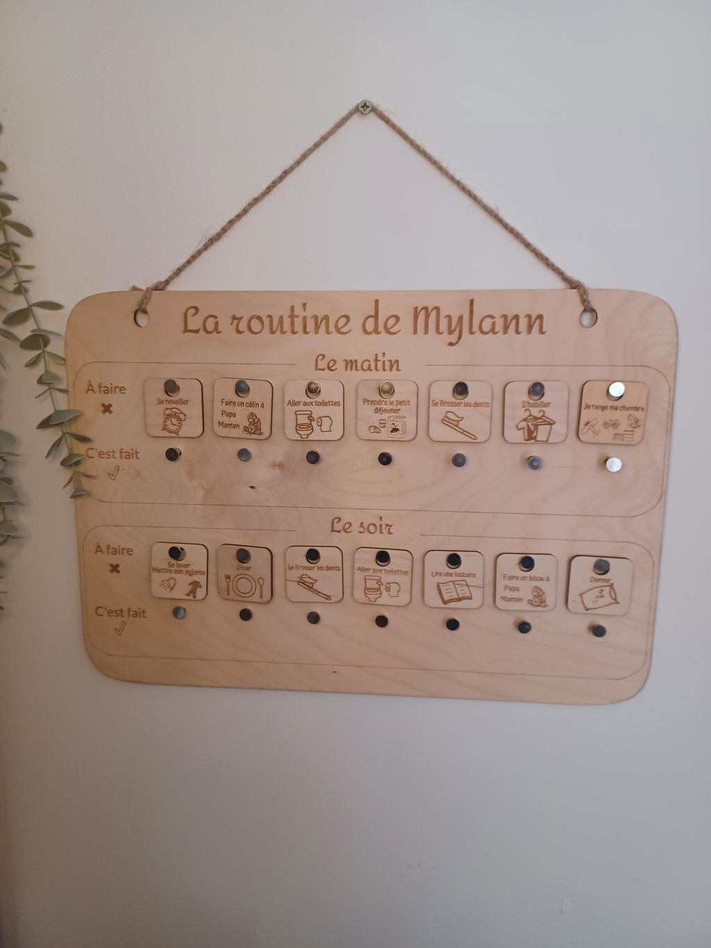 Des créations en bois pour organiser le quotidien et installer des rituels rassurants