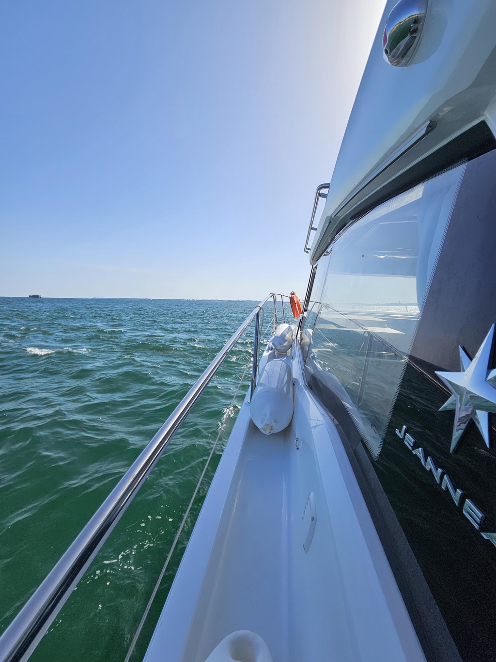 Profitez de la Baie de Saint-Malo en toute sécurité avec un expert de la région et de la navigation.