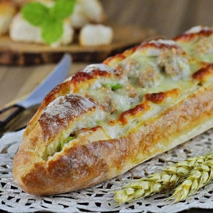 pain bouchon
sandwich reunionnais
dejeuner
cuisine typique