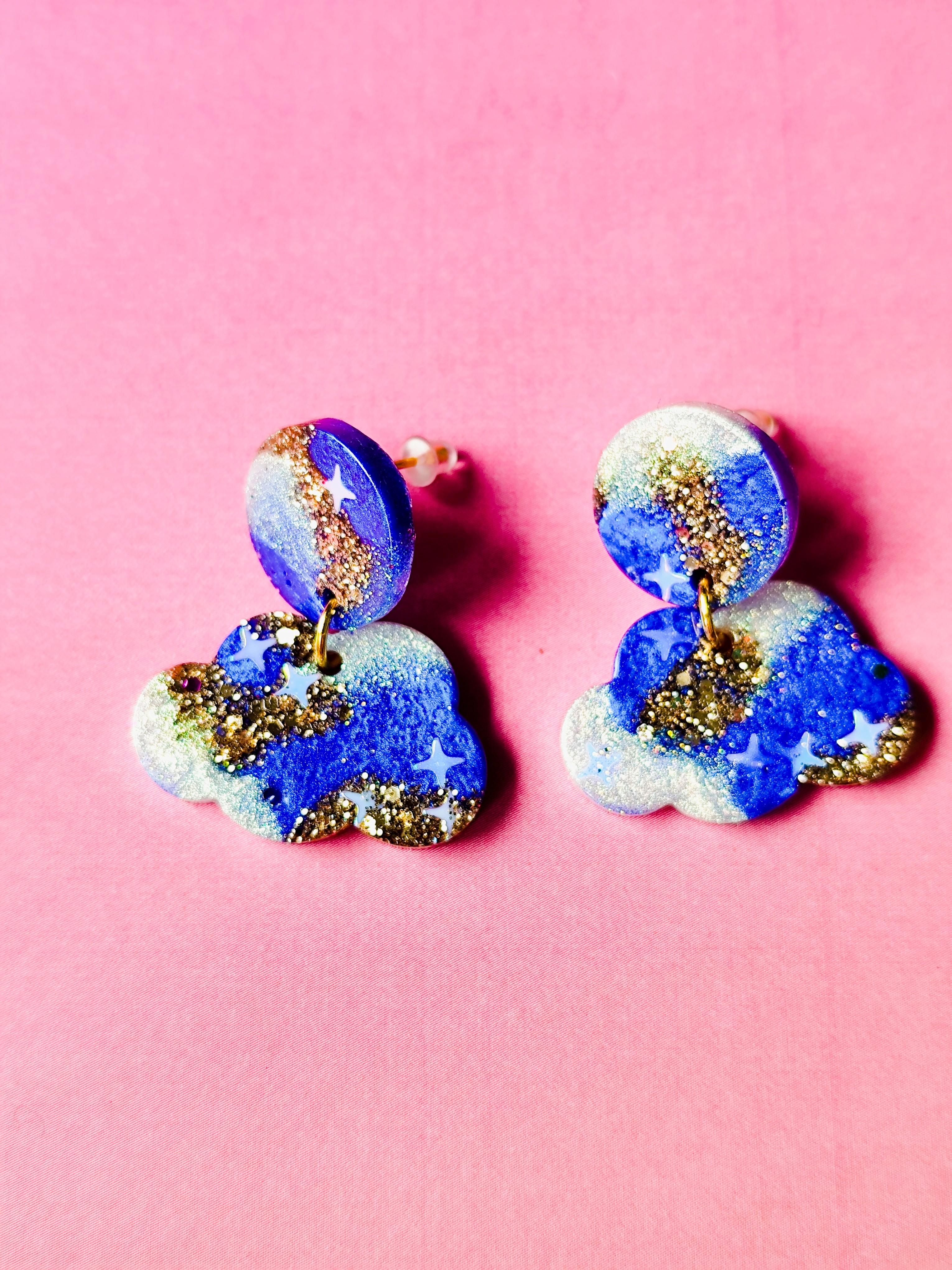 Boucles d'oreilles en résine colorées en forme de nuages