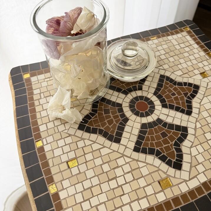 chevet avec mosaïque de grès cérame et pates de verre dorées