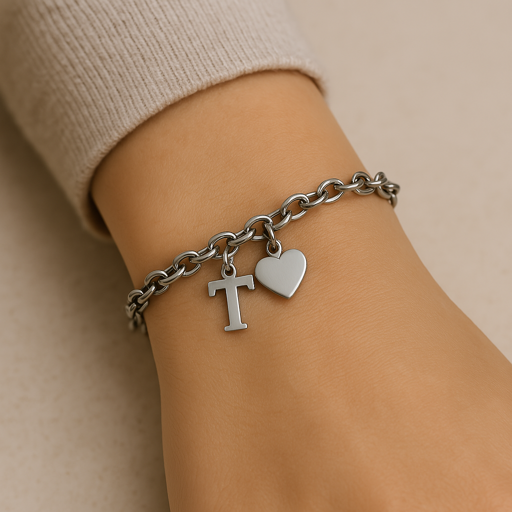 un choix de charmes pour personnaliser chaine bracelet collier
