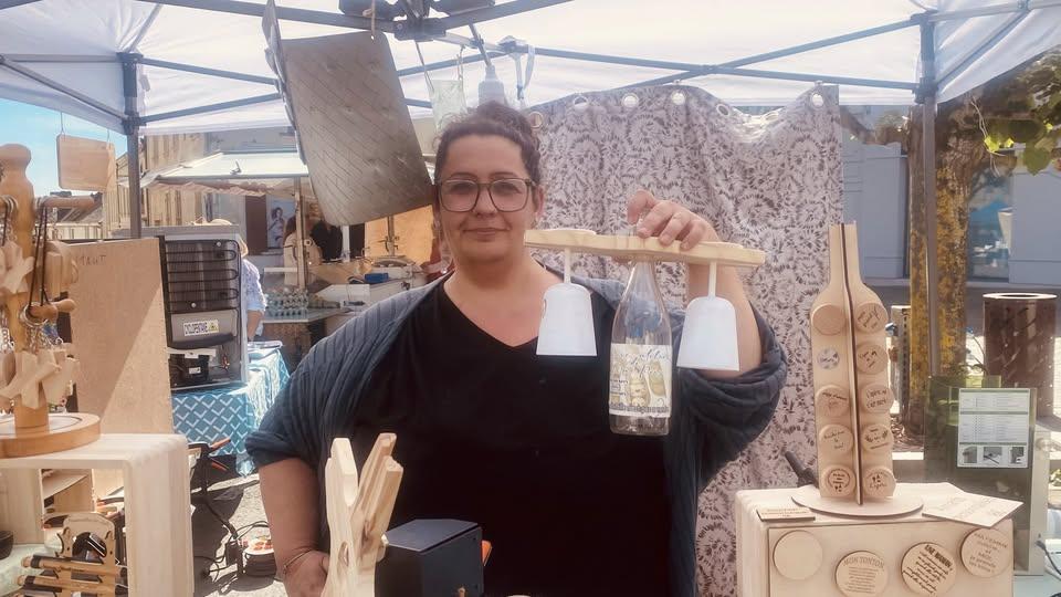 Créatrice d’objets et bijoux personnalisés, je réalise des cadeaux uniques faits main ou sur mesure, alliant qualité, originalité et prix juste. Je vous accompagne pour transformer vos idées en créations mémorables.