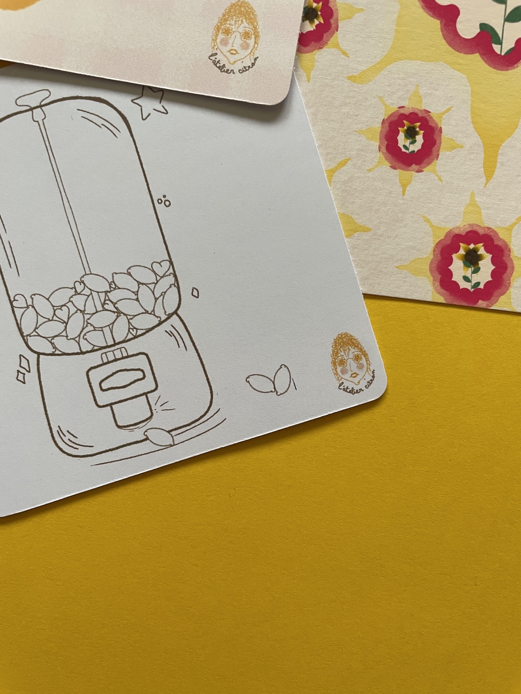 Derrière le comptoir