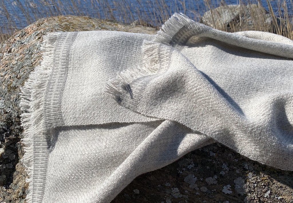 Perinnehenkistä käsityötä