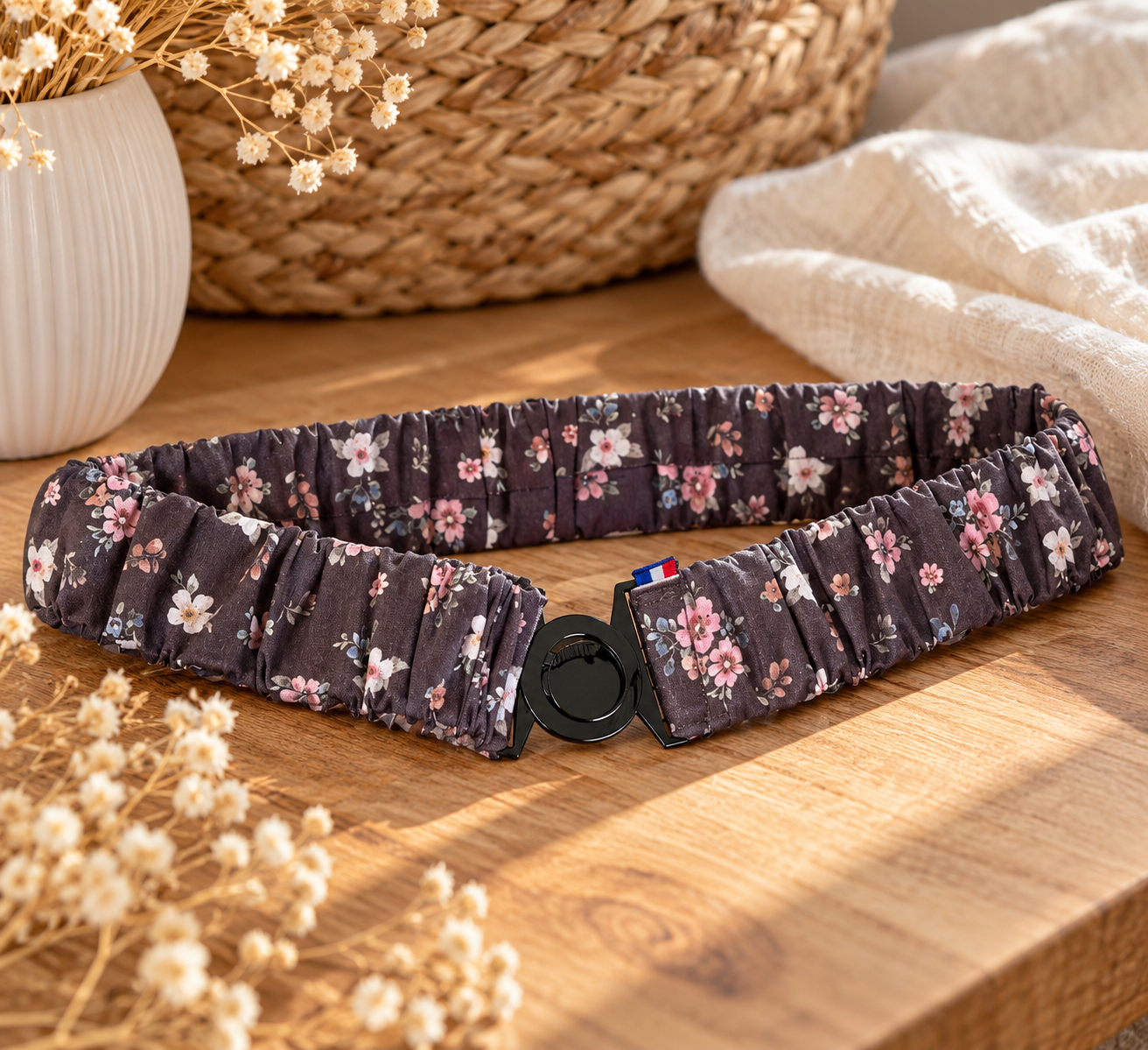 Ceinture élastique femme recouverte de tissu, avec boucle à clipser, confectionnée à la main en France.