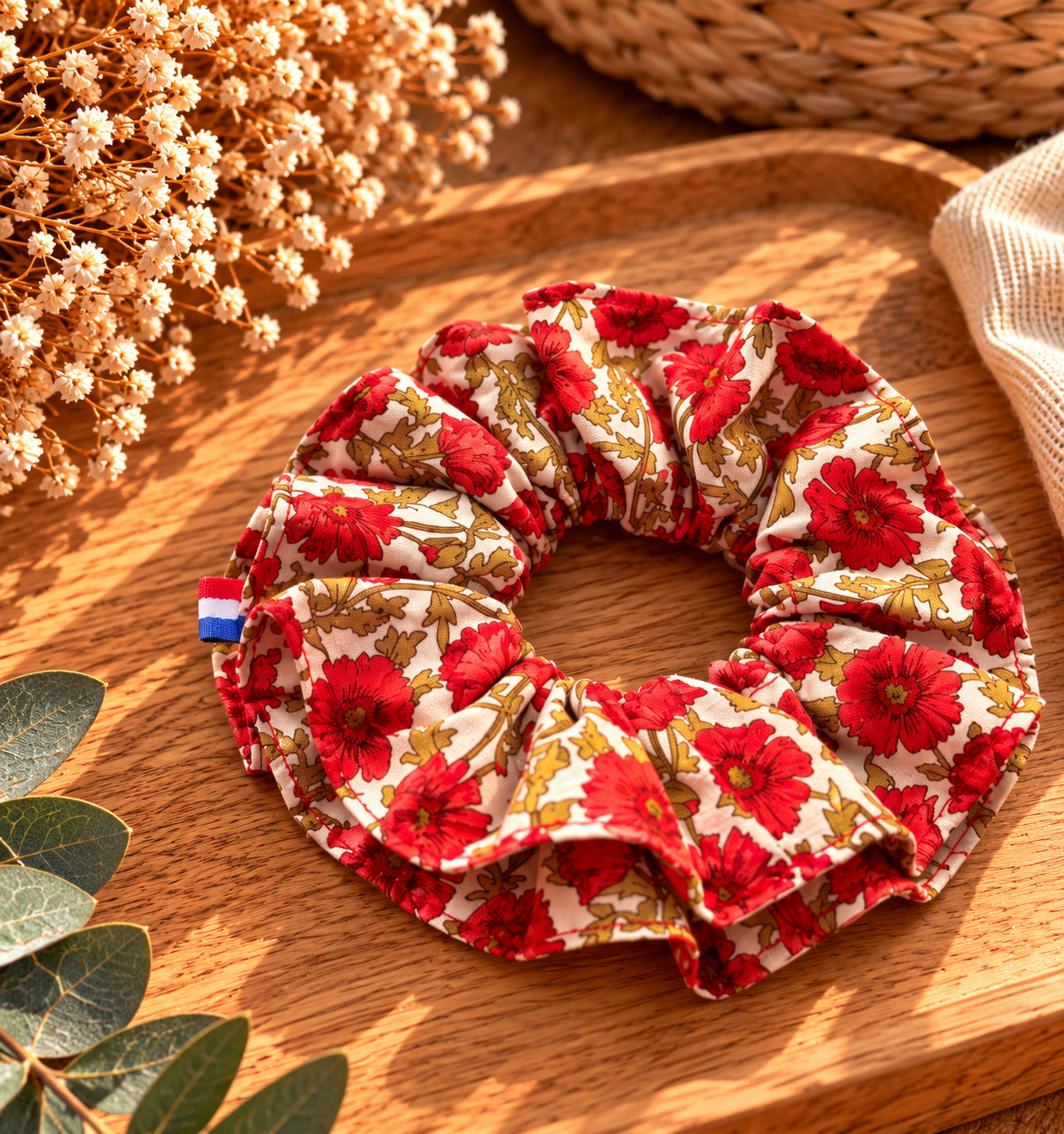 Collection d’accessoires cheveux faits main : chouchous, bandeaux et barrettes artisanales Les Schnipettes By Sayv