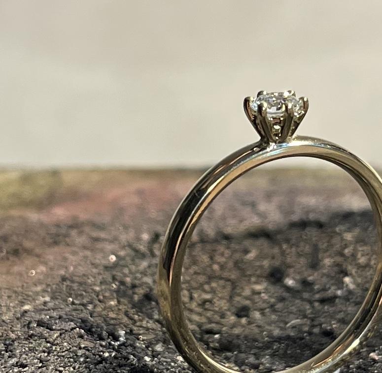Diamantring, individuelle Anfertigung, Verlobungsring