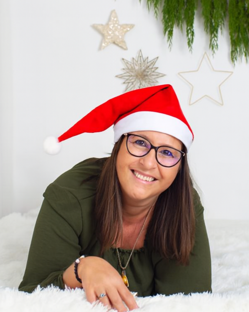 Ustvarjam unikatni makrame nakit z energijo kristalov za osebno rast, notranji mir in podporo ženskam pri življenjskih izzivih.