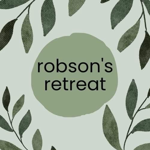 robson's retreat logo. UK handmade wax melt business.