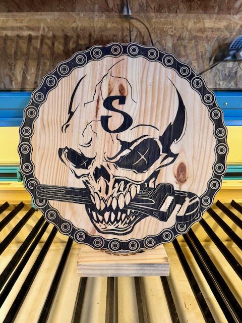 logo en bois gravé