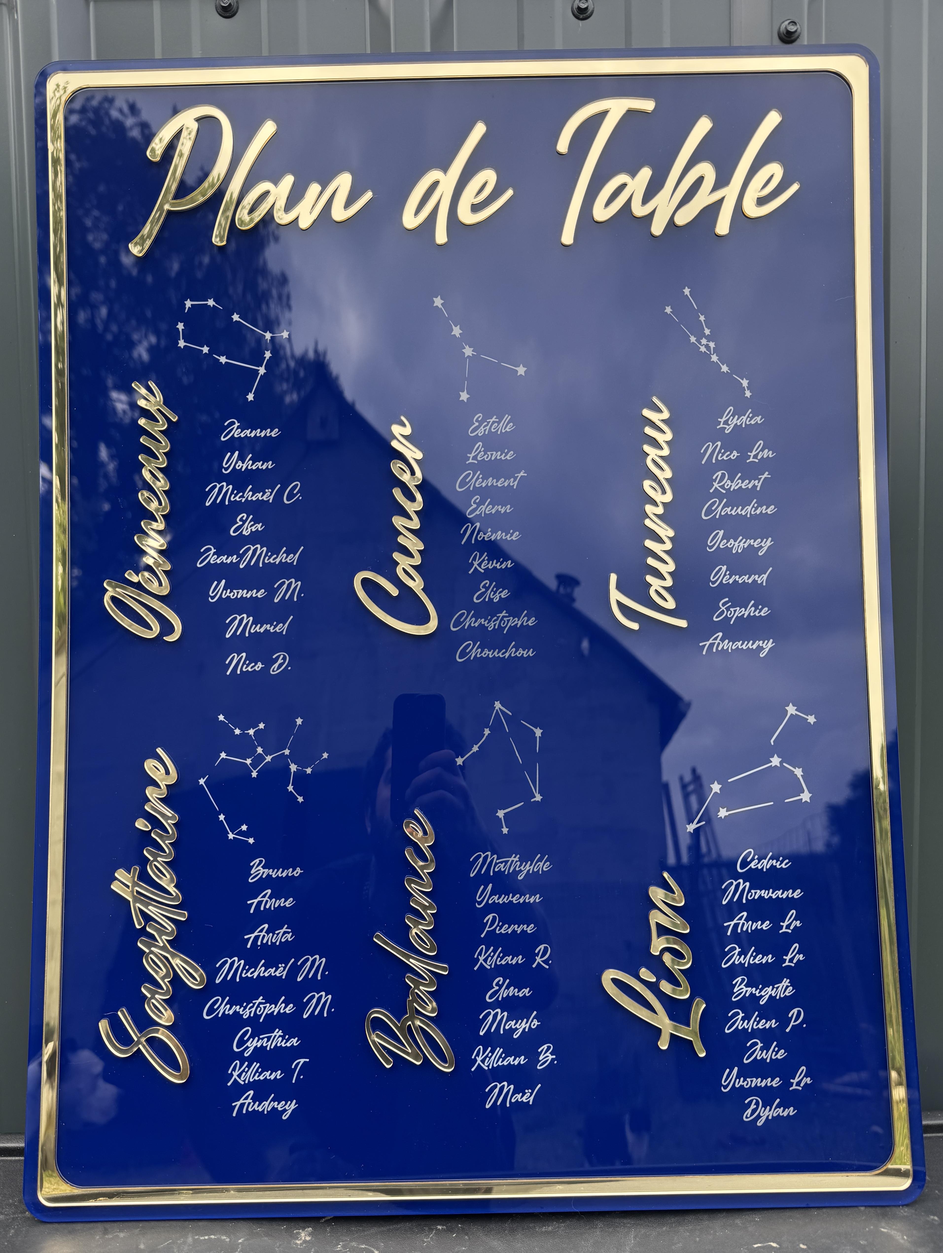 Plan de table en plexiglass gravé pour mariage