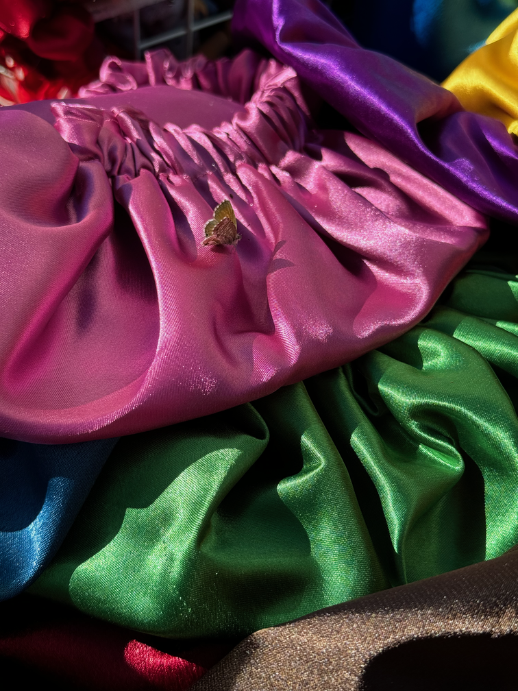 Conseils, astuces et inspirations pour protéger et magnifier vos cheveux au naturel avec style et amour