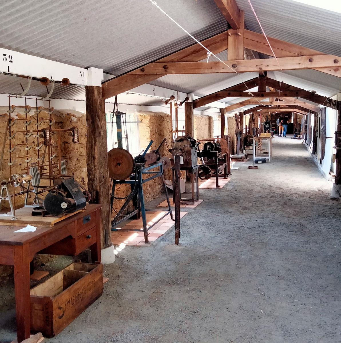 Machine à fabriquer des corde à la corderie Plantive. Musée situé à Machecoul dans la région Nantaise.