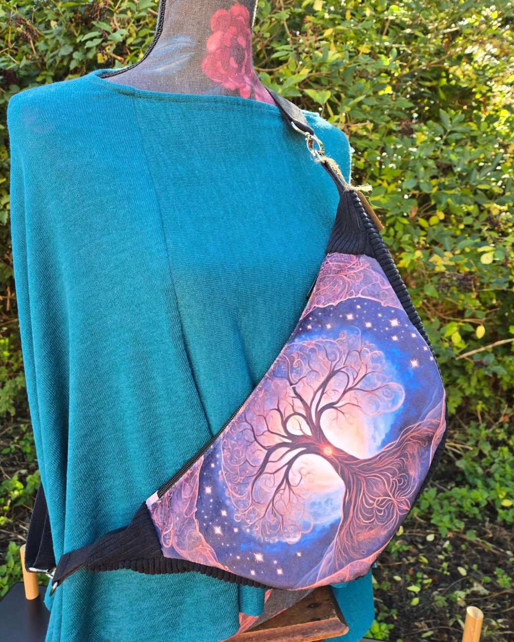 sacs , sacs à main, sacs bananes artisanaux, art spirituel , chamaniques , arbres de vie
